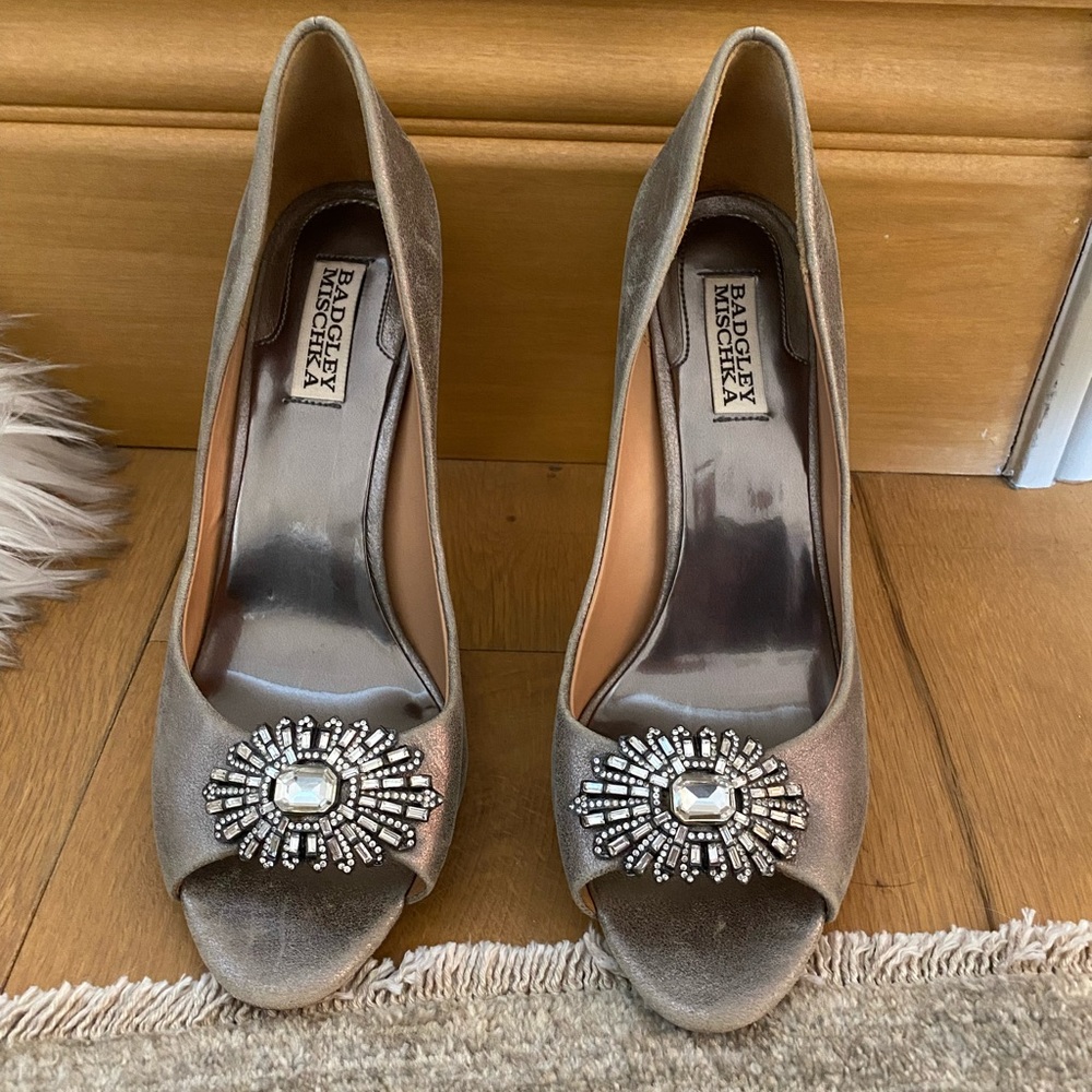 Badgley Mischka peep toe grey rhinestone shoes 9.5
